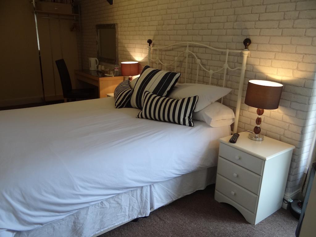 The Dundry Inn Winford Room photo